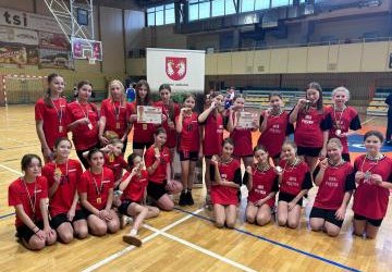 Powiatowe Igrzyska Dzieci w koszykówce chłopców i dziewcząt