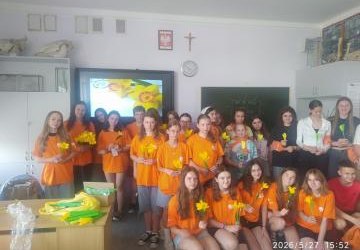 Wykonanie żonkili na Marsz Żonkilowy - spotkanie z wolontariuszami z zaprzyjaźnionych kół